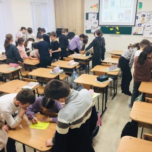 Elevii clasei a IV-a i-au adus un omagiu marelui poet al limbii, al mamei și al neamului – Grigore Vieru