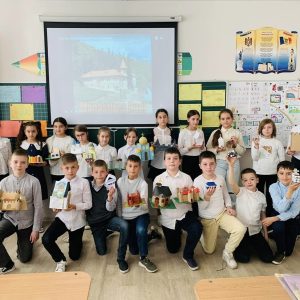 Elevii cl. a IV-a, îndrumați de învățătoarea Colța Silvia, au relatat despre necesitatea păstrării patrimoniului cultural