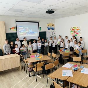 Preșcolarii din grupa pregătitoare “Spiridușii”, au fost în vizită la elevii clasei a IV-a